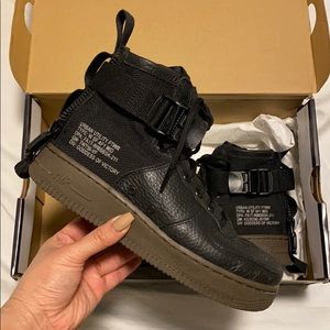Nike SPECIAL FORCES AF1 MID